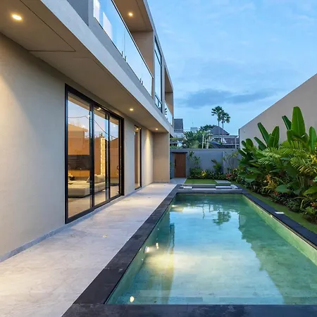Trident-2 Villa In Batu Bolong Changgu